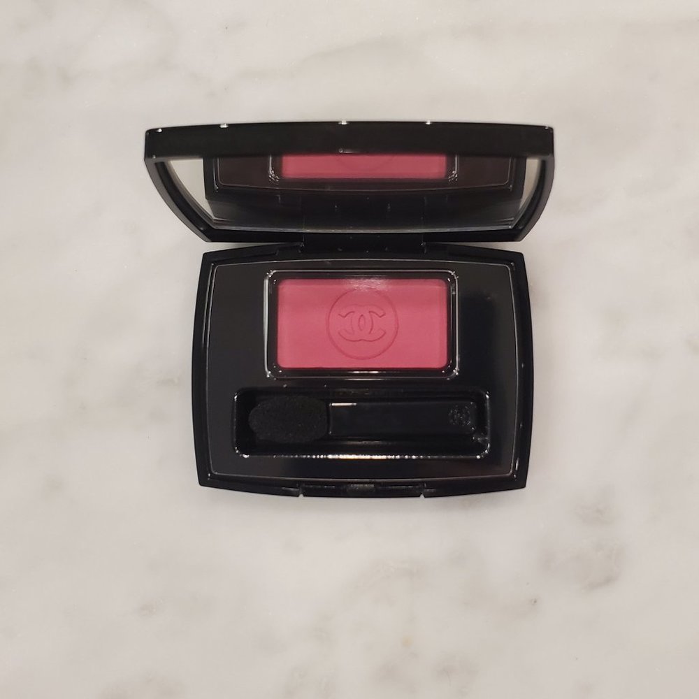 NIB! CHANEL Ombre Essentielle Eyeshadow - Picture 2 of 7